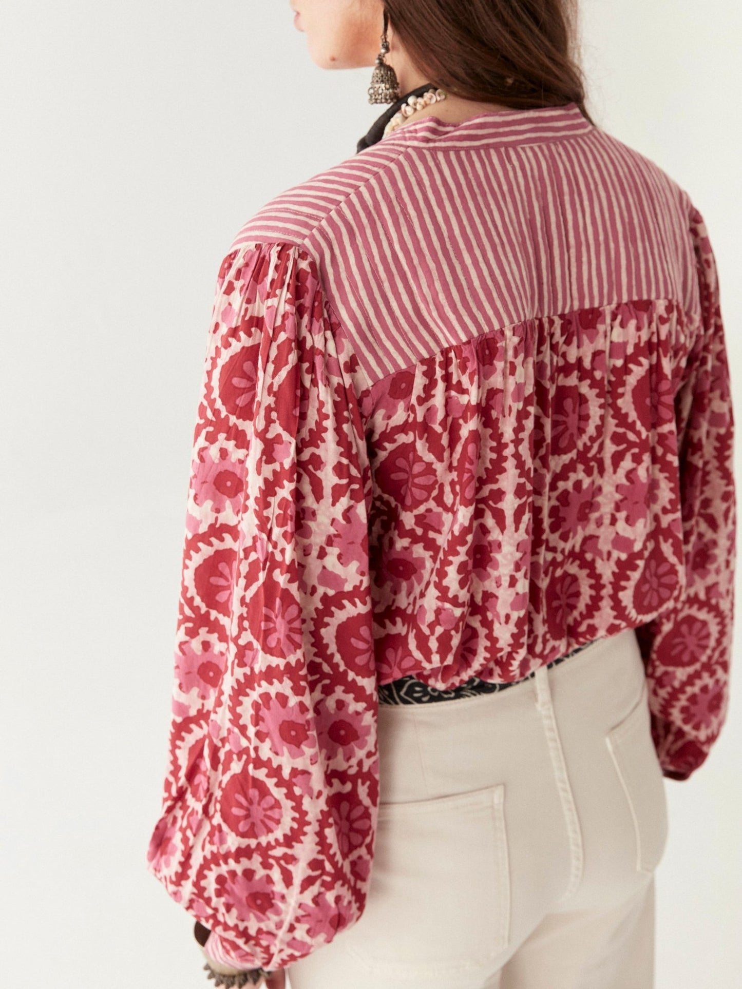 Maison Hotel Leandra Blouse flamingo grooves back shot