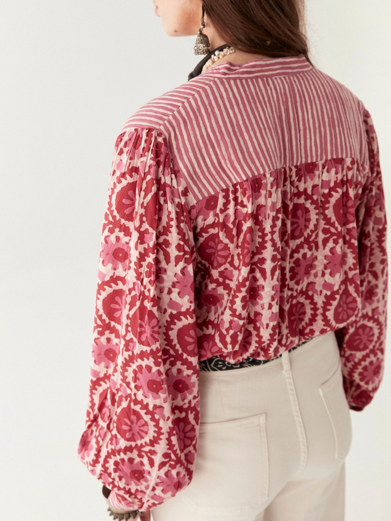 Maison Hotel Leandra Blouse flamingo grooves back shot