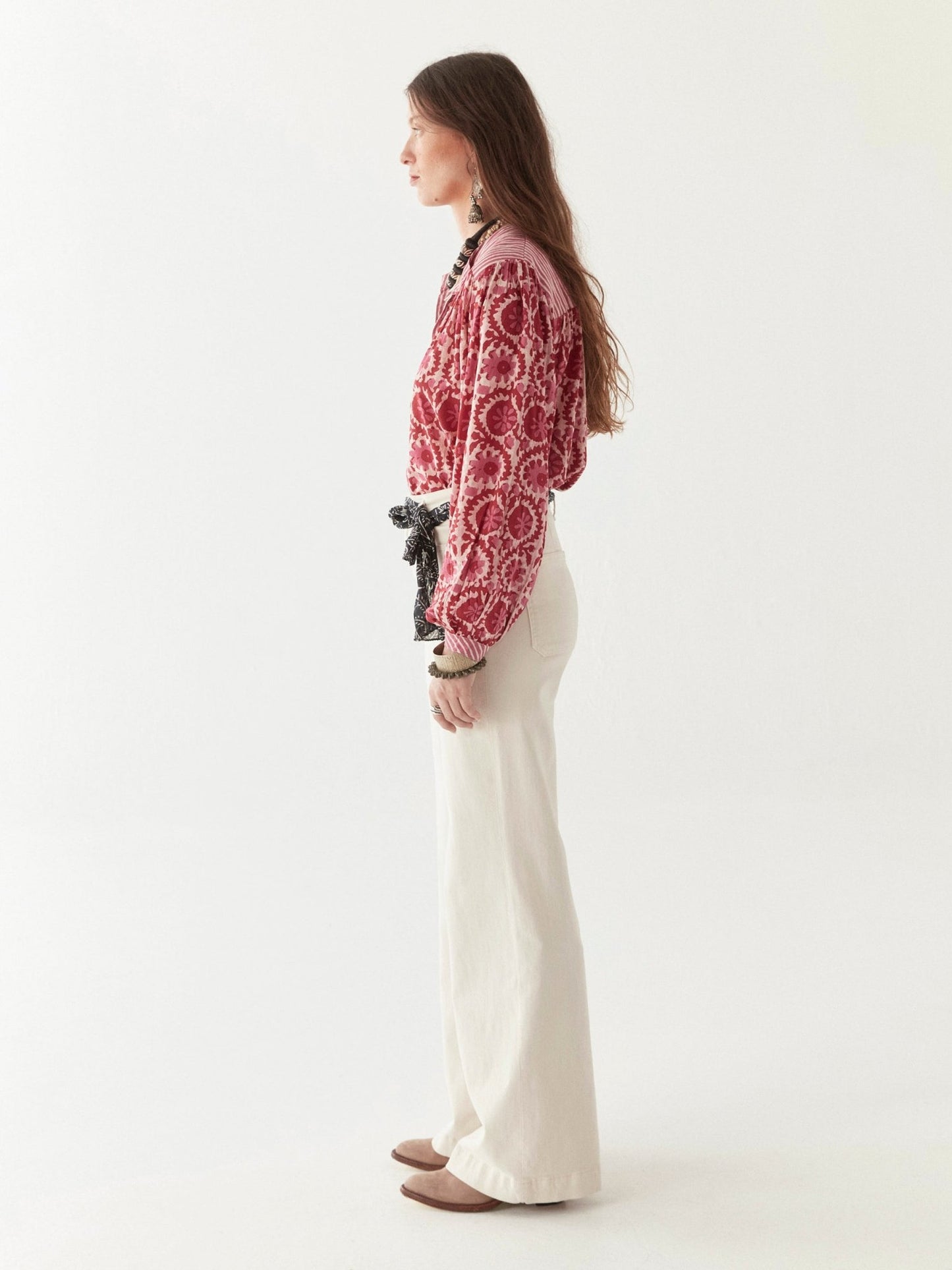 Maison Hotel Leandra Blouse flamingo grooves side on