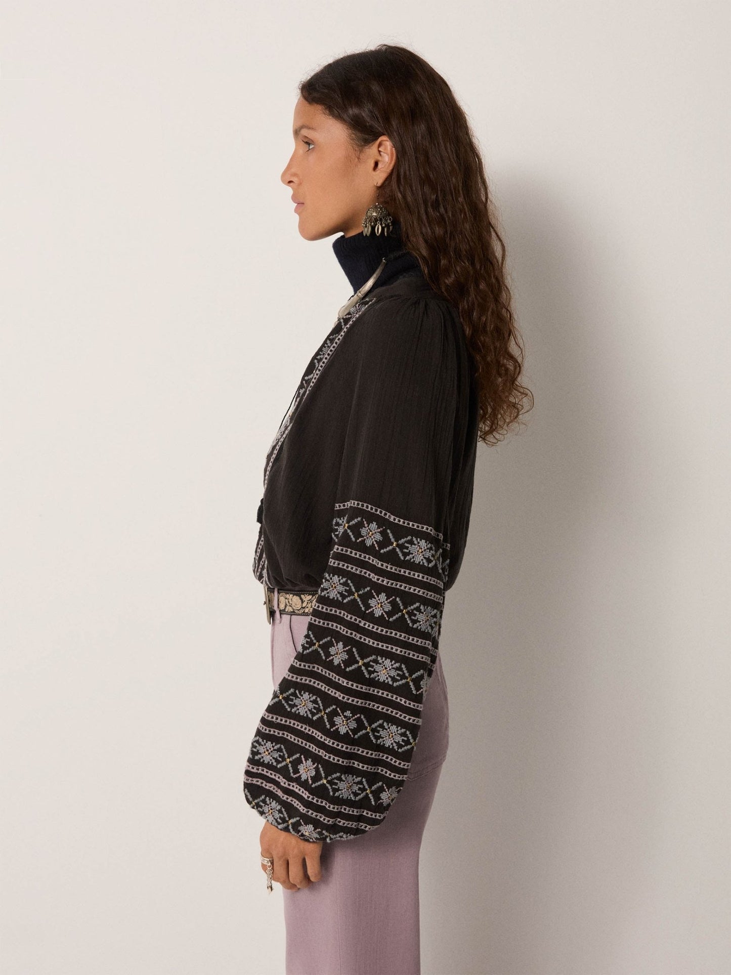 Maison Hotel Virginia Blouse in dusty Blue 3