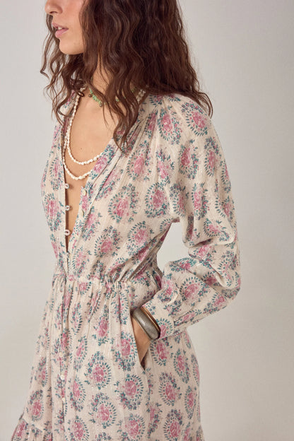 Maison Hotel Anne Dress Azalea Dusty close up hand in pocket