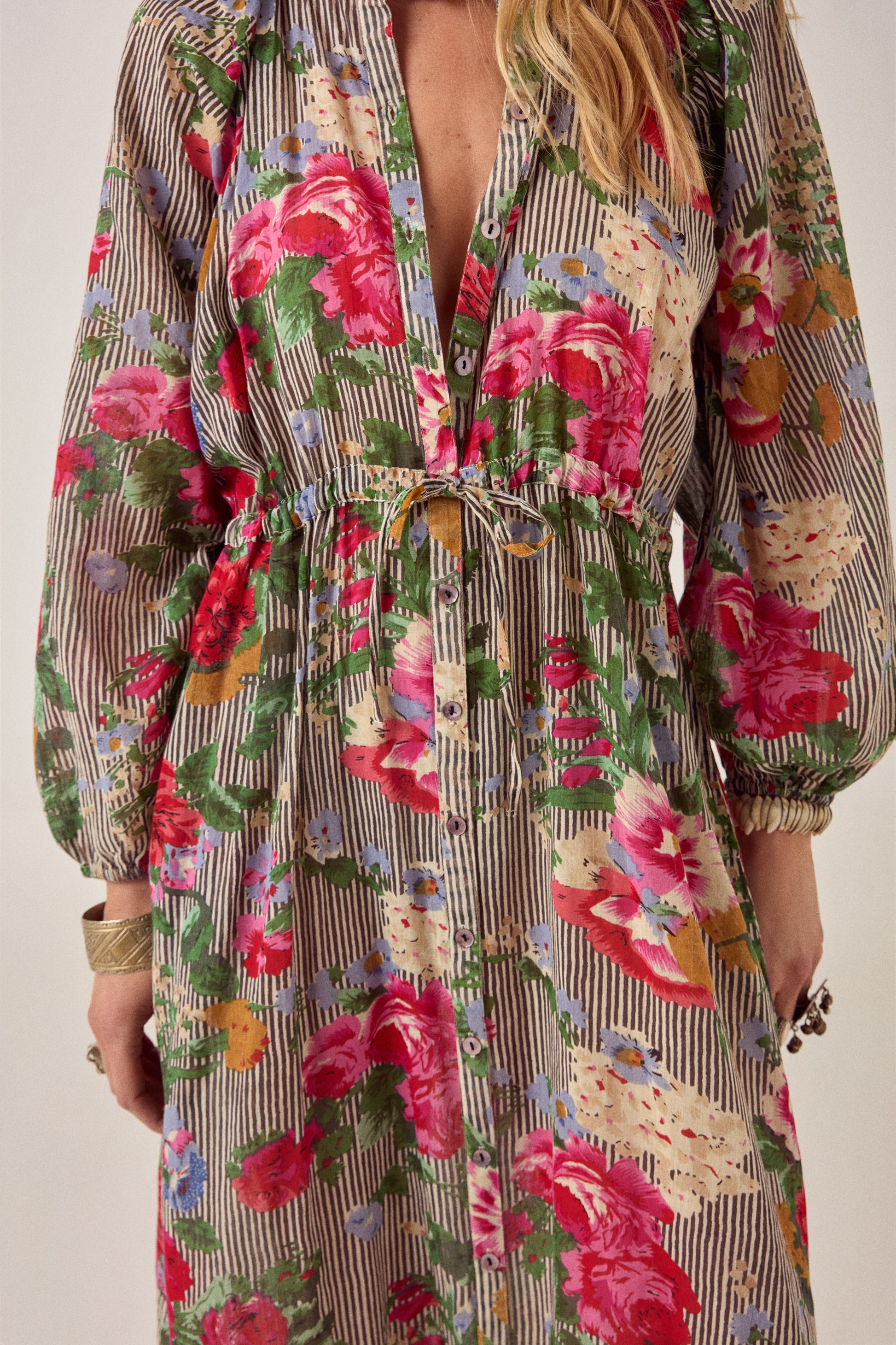 Maison Hotel Vicky Dress – Hulton Soul Noir close up