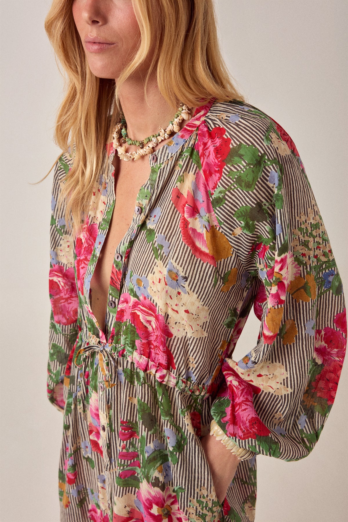 Maison Hotel Vicky Dress – Hulton Soul Noir close up 2