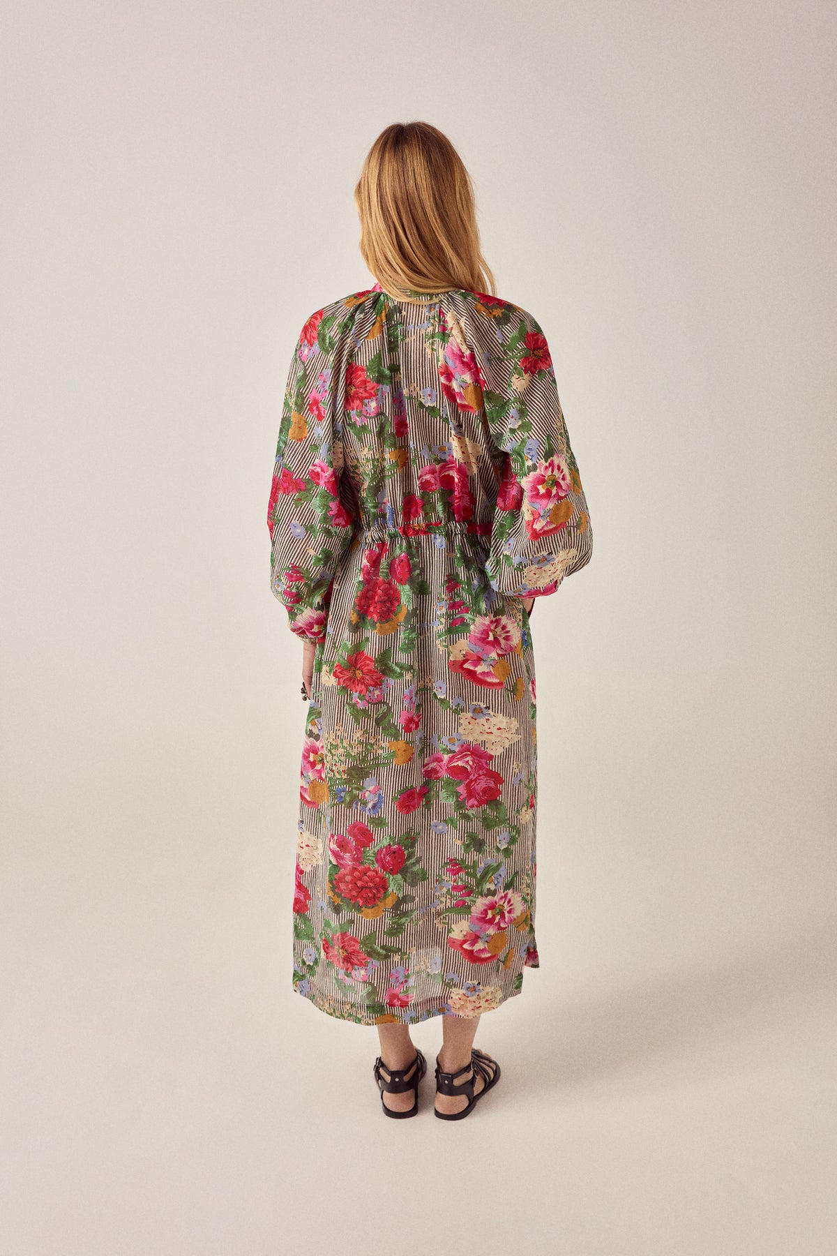 Maison Hotel Vicky Dress – Hulton Soul Noir back shot