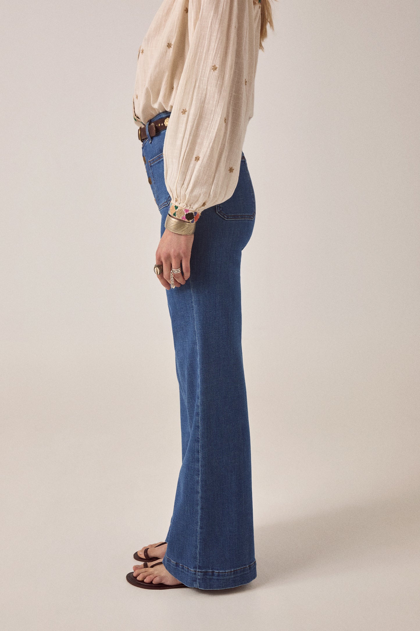 Maison Hotel Cleo Blouse side image close up of cuff