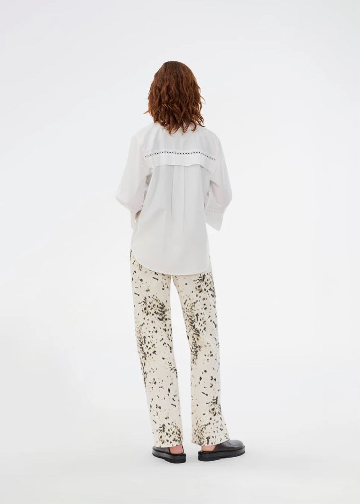 Modström Mallen md shirt in soft white on model back shot