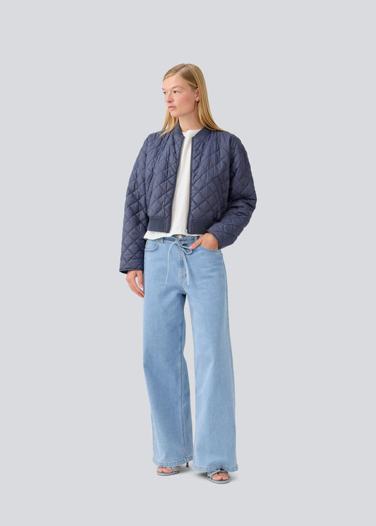 Modstrom Hank MD Jacket – Ombre Blue on model front shot 