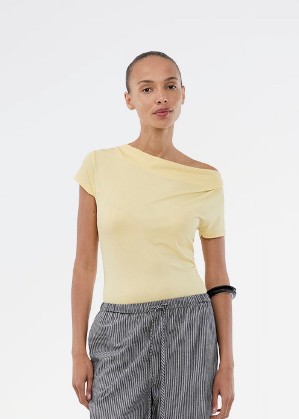 Modström Hima md drapey t-shirt in jojoba 1