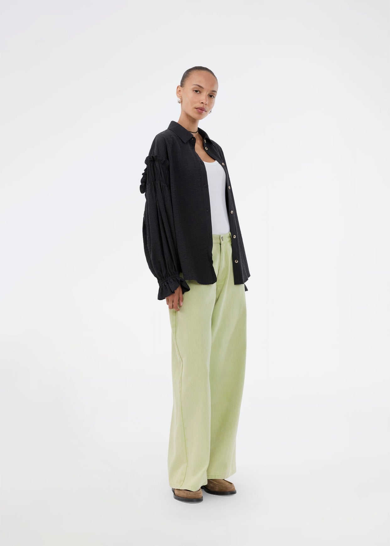 Modström Ursa md shirt in black 2