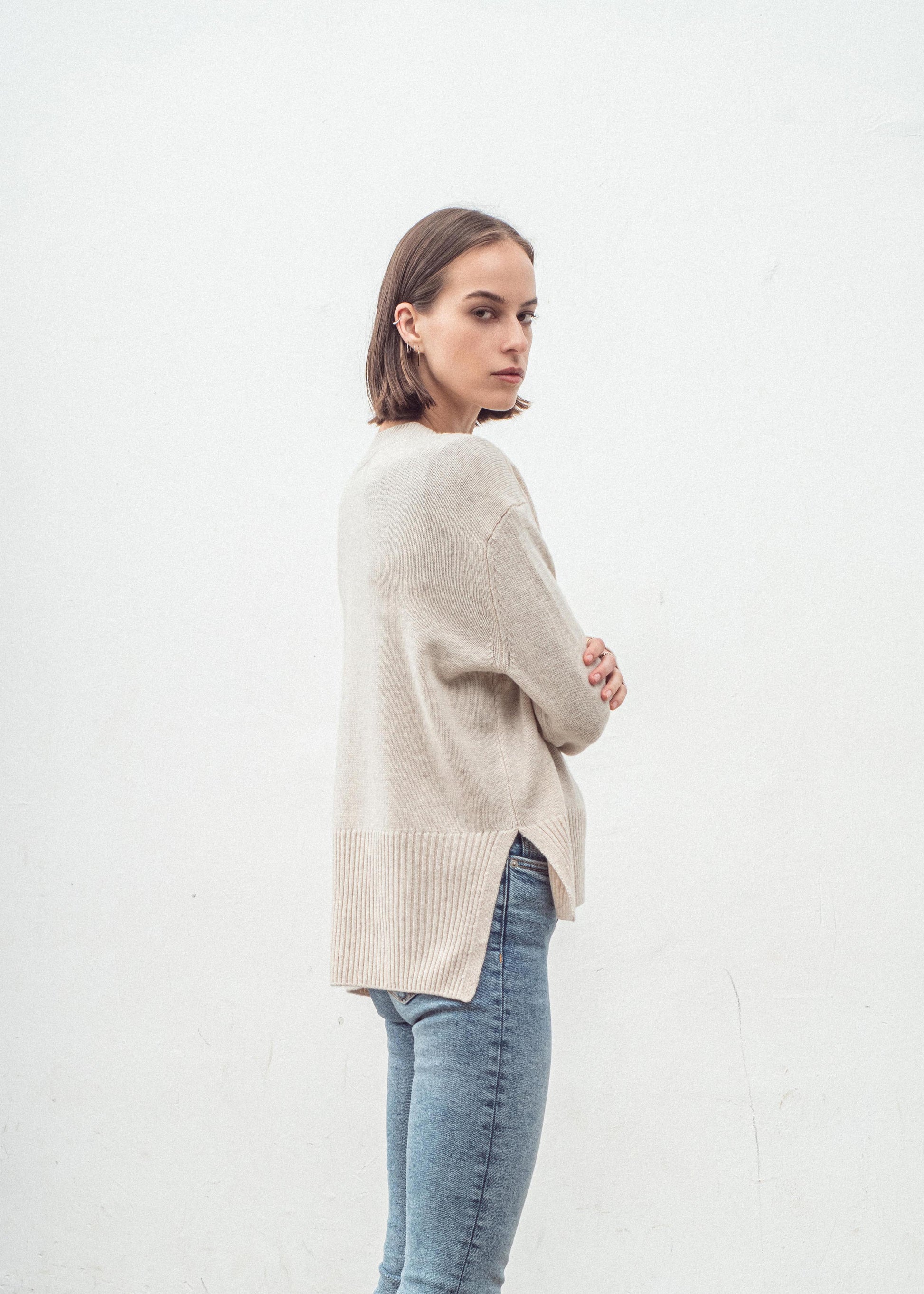 Aleger v-neck sweater shell side on