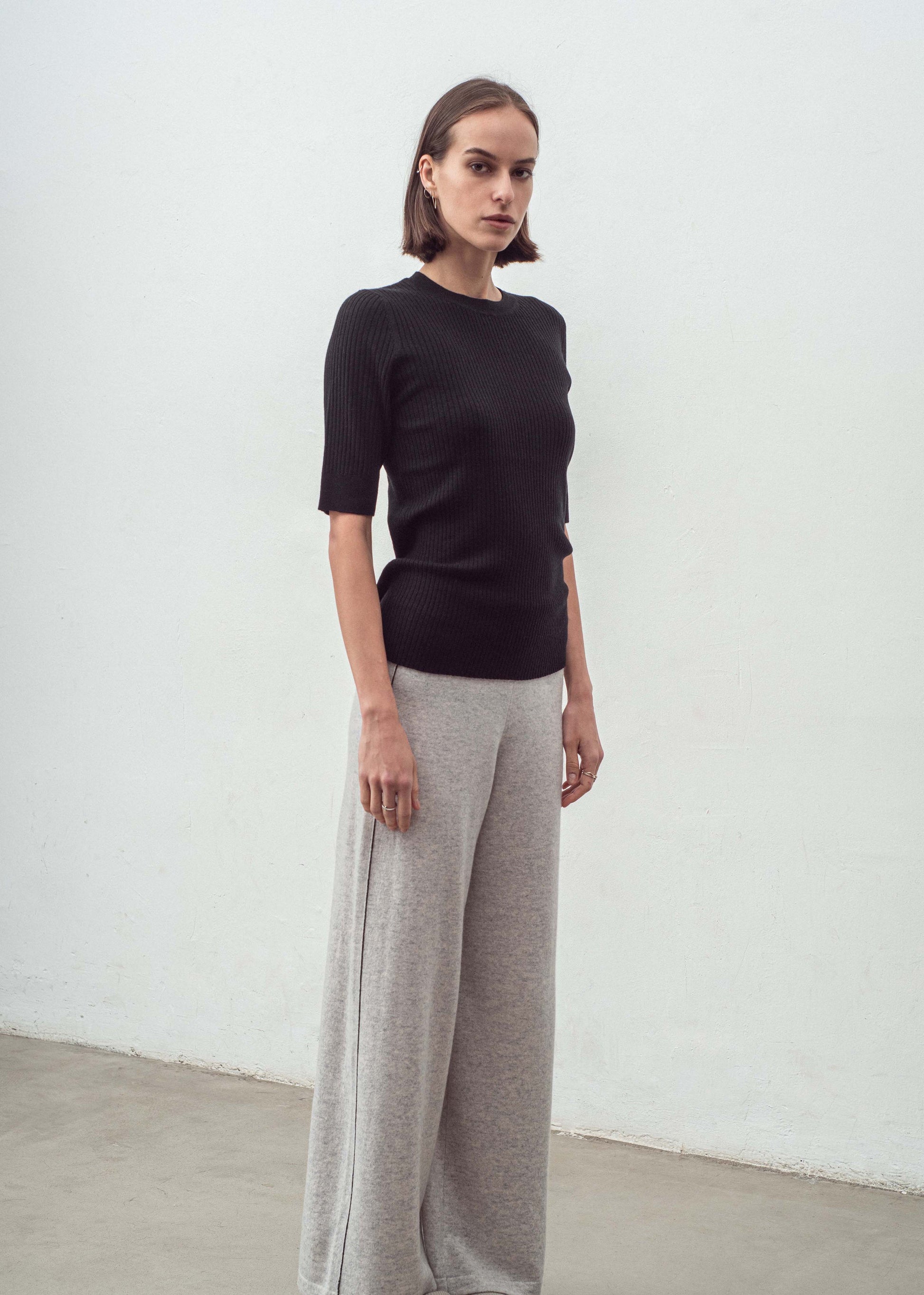 aleger cashmere blend ribbed tee in black on model