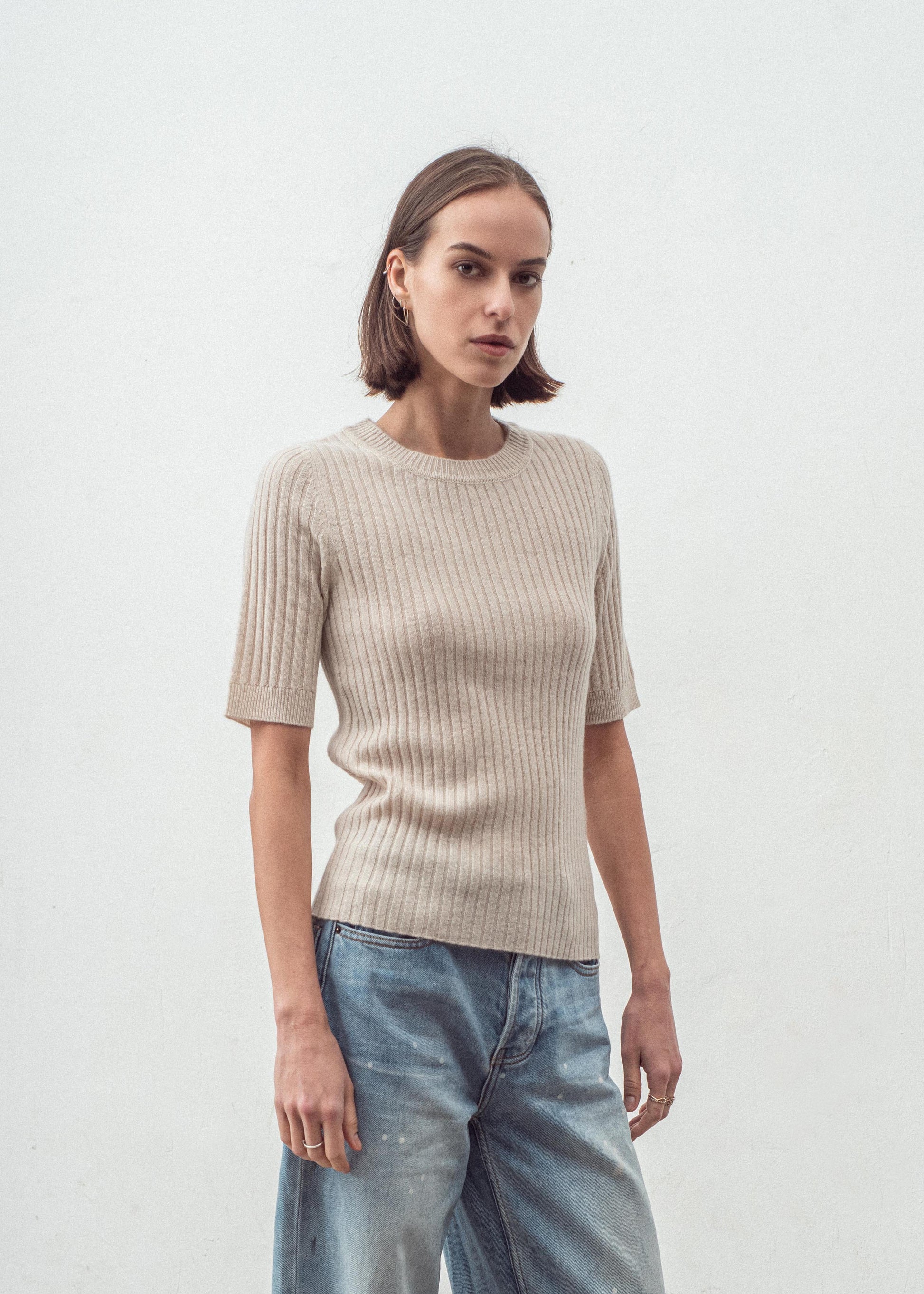 aleger cashmere blend ribbed tee in light shell 2