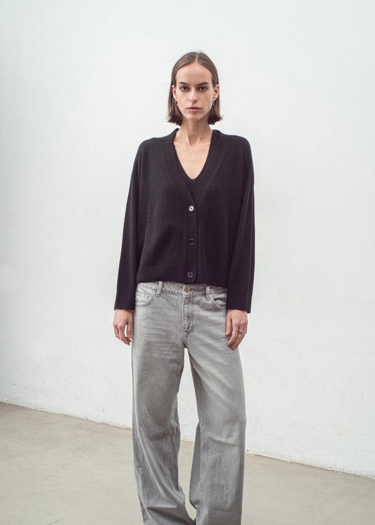 Aleger featherweight cardi in black 