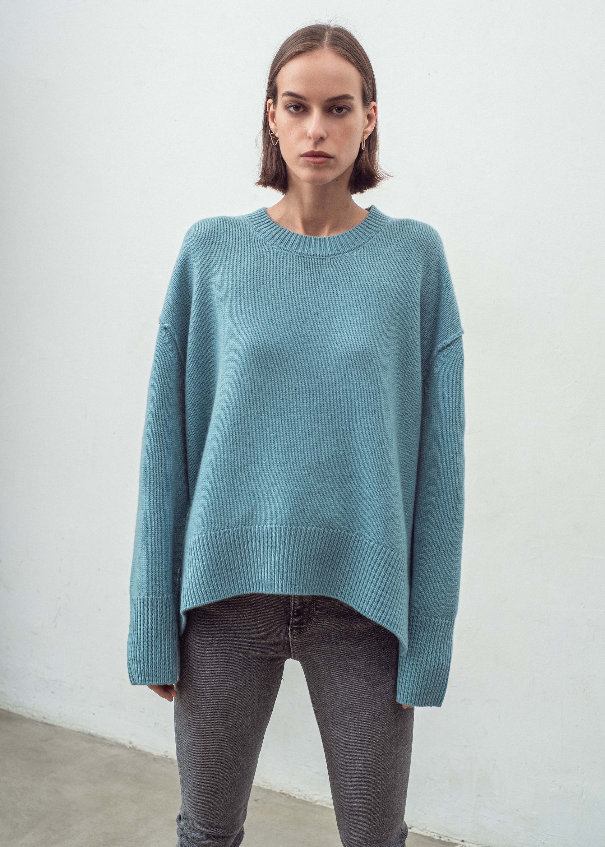 Aleger cashmere sweater in sicily blue 2