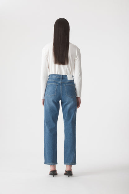 Zoe high rise straight leg jeans 28" in liberty back shot