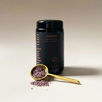 OM Radiance bath soak with spoon 