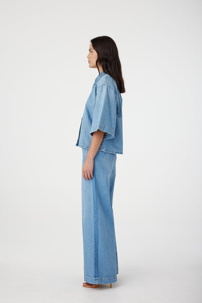 Outland Denim Soma Shirt in Blue Jay – side on 2