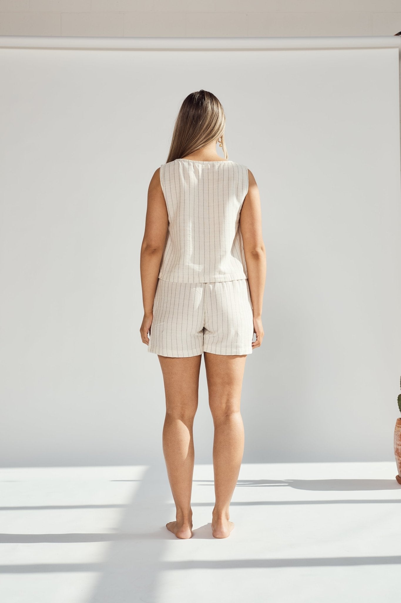 Patara Life linen top and shorts set – black stripe back shot