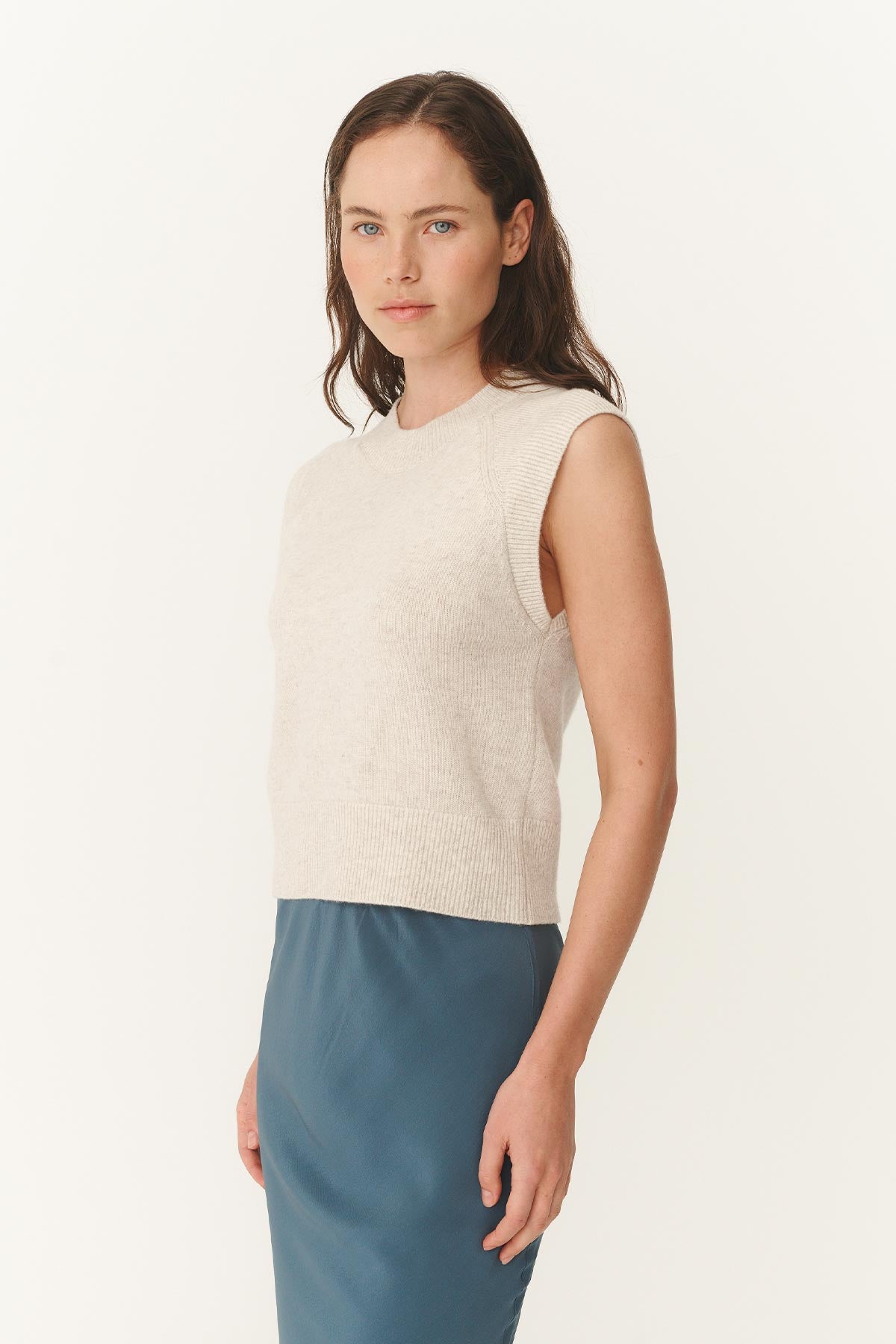 Rowie quinn merino knit vest in oat marle 3