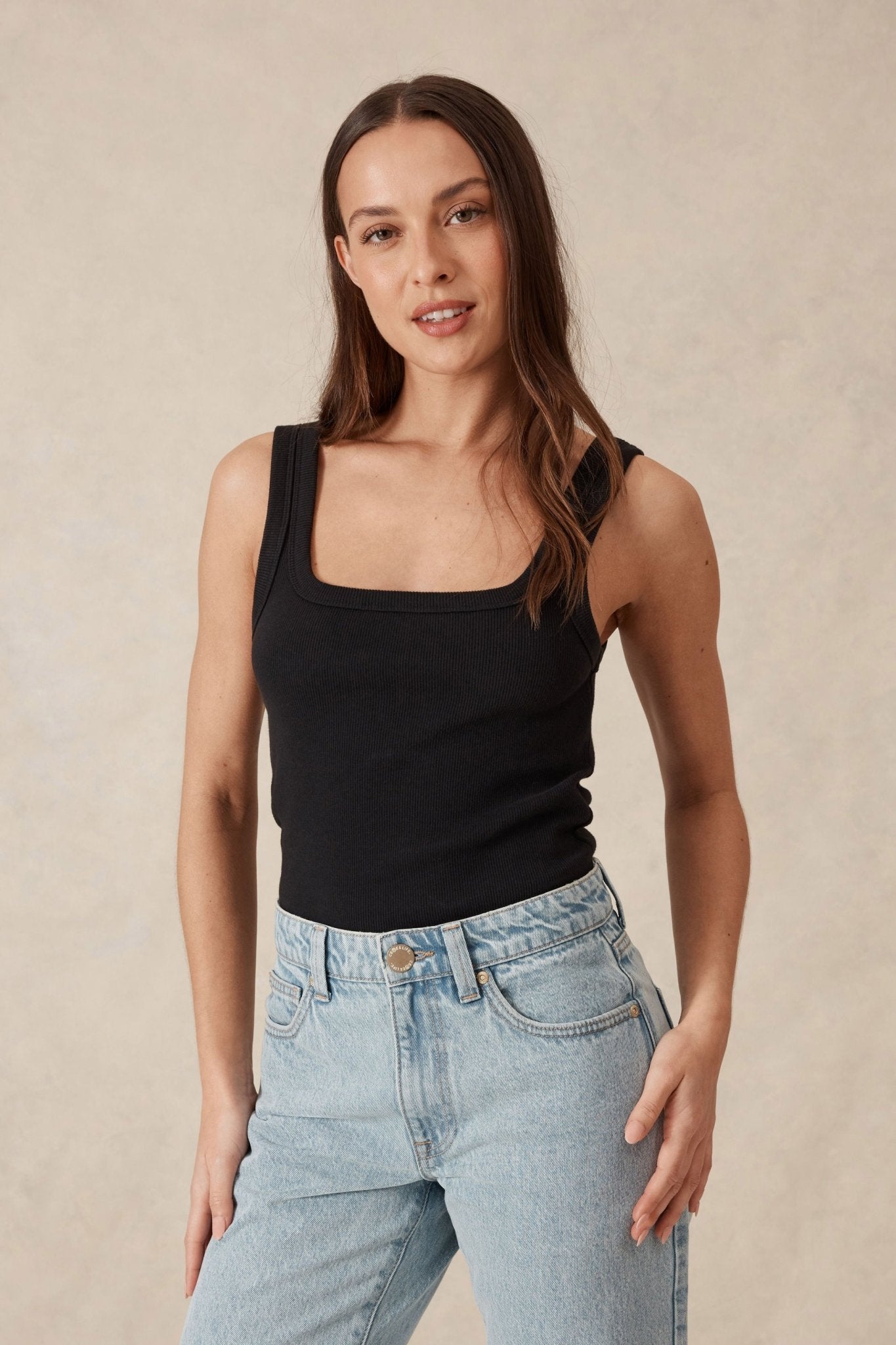 Zaeli Contour Rib Square Neck Tank – Black