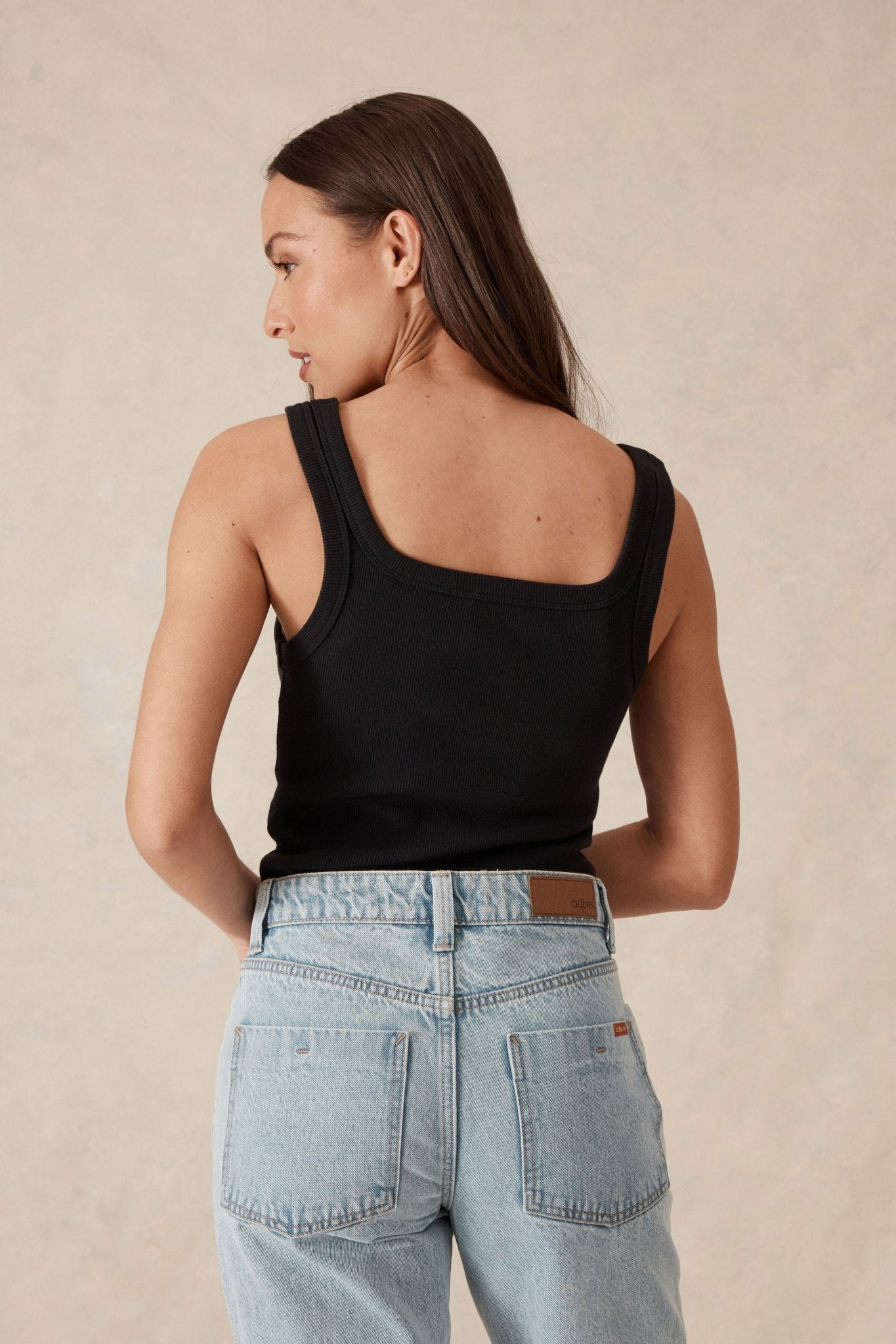 Zaeli Contour Rib Square Neck Tank – Black