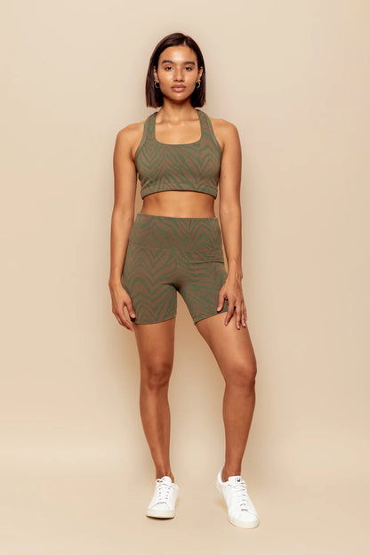 DK Active levitate crop top front shot 2
