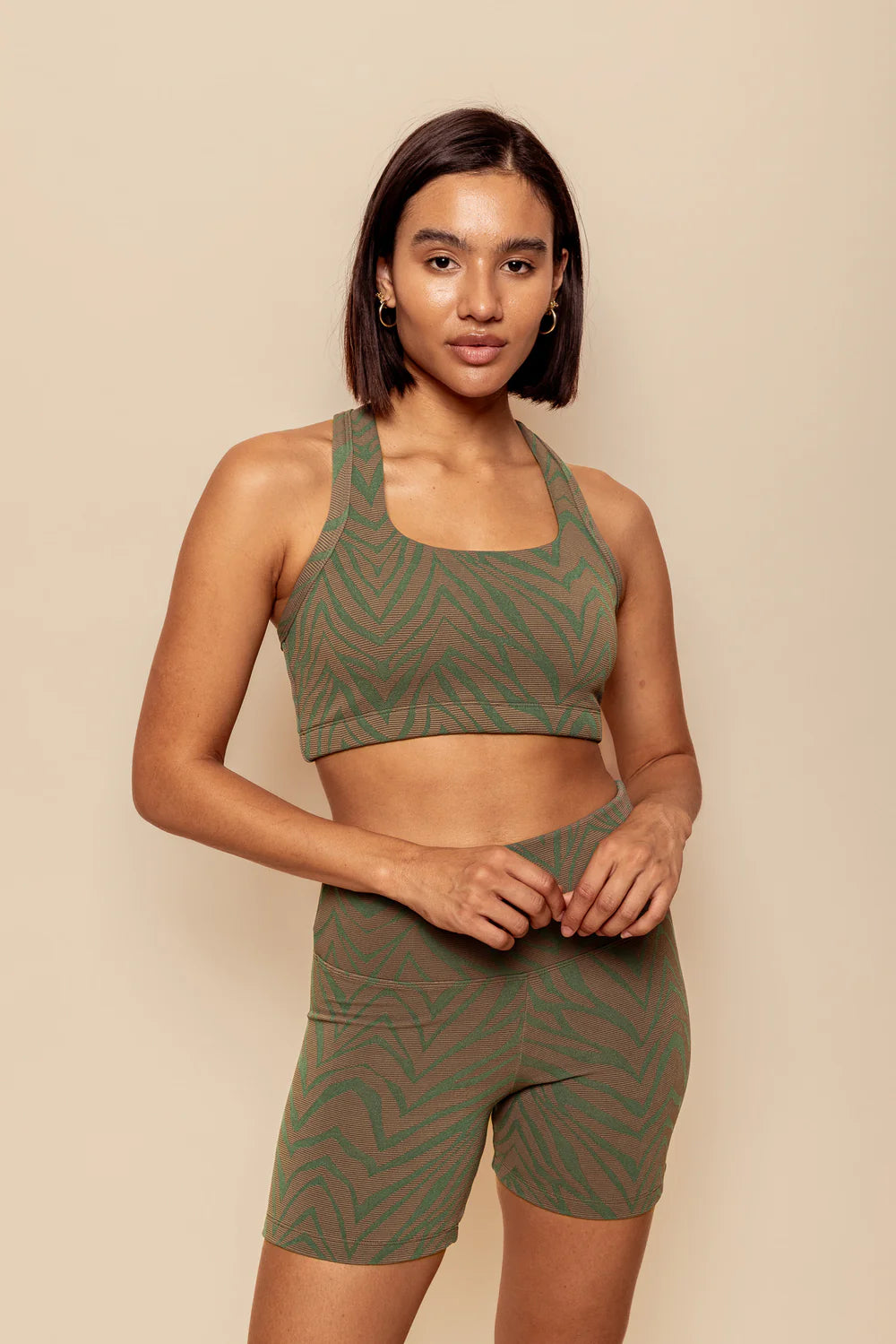 DK Active levitate crop top front on 