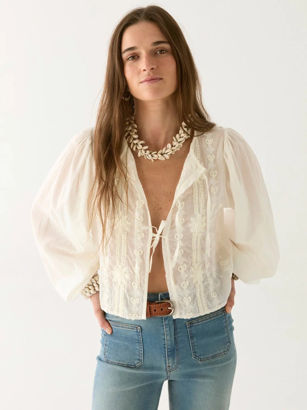 Maison Hotel Ludovica Pearl Blouse – lord Byron model 2