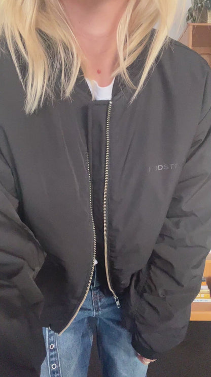 Modström Obi Jacket in black – video 